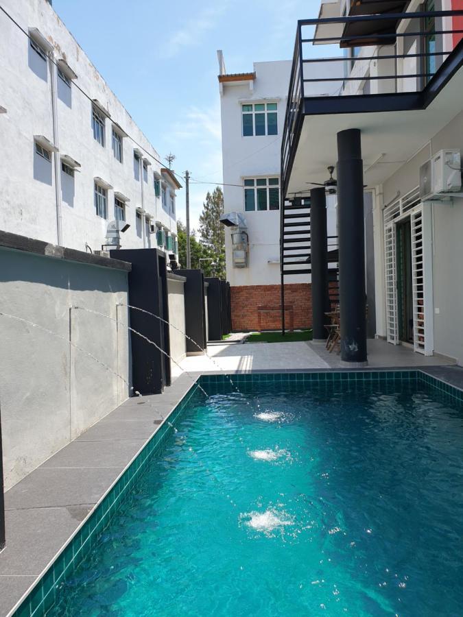 Leparis Swimming Pool Ktv Bbq Jonker 88 Holiday home