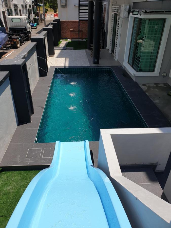 Leparis Swimming Pool Ktv Bbq Jonker 88 Holiday home *