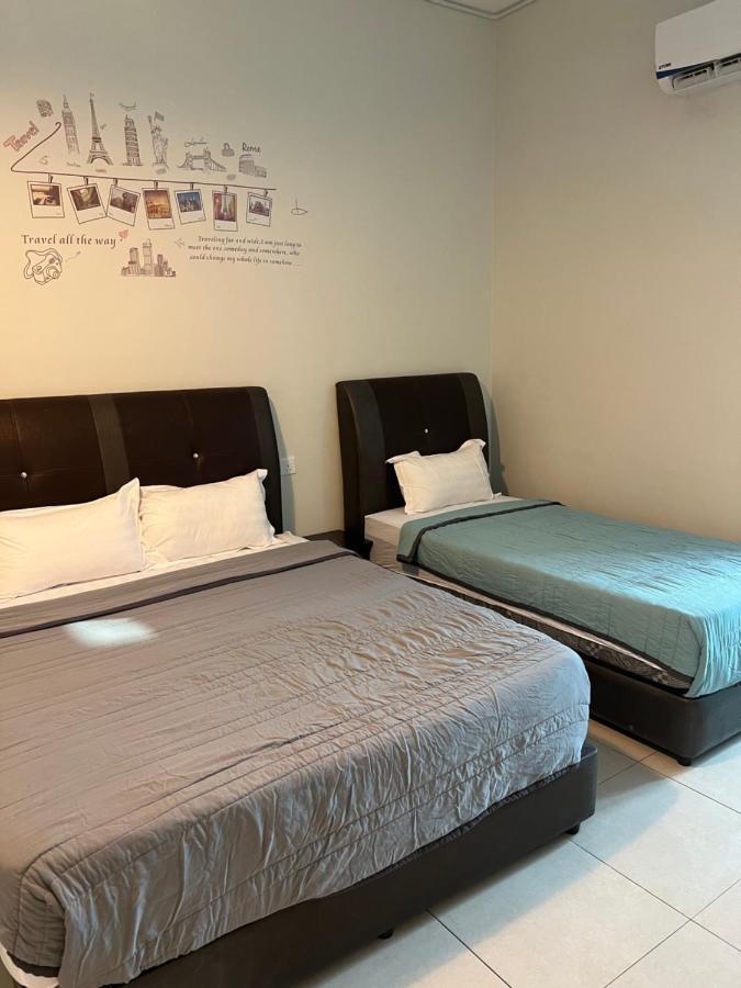 Leparis Swimming Pool Ktv Bbq Jonker 88 Holiday home