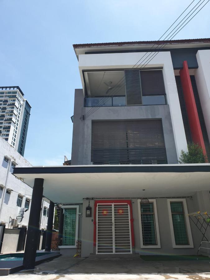 Leparis Swimming Pool Ktv Bbq Jonker 88 Holiday home *